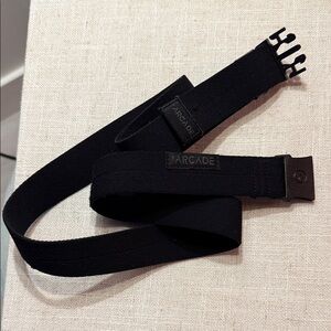 Comfort Arcade Men's Black stretch belt with black heavy duty plastic fitting LG